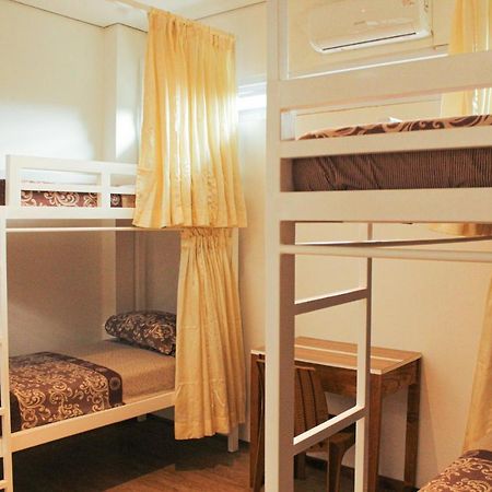 Rion Hostel Богор Экстерьер фото
