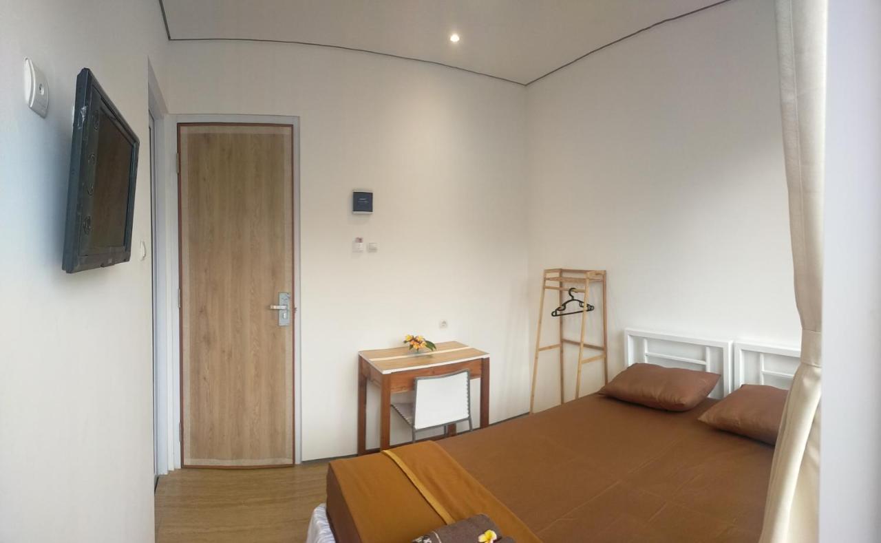 Rion Hostel Богор Экстерьер фото