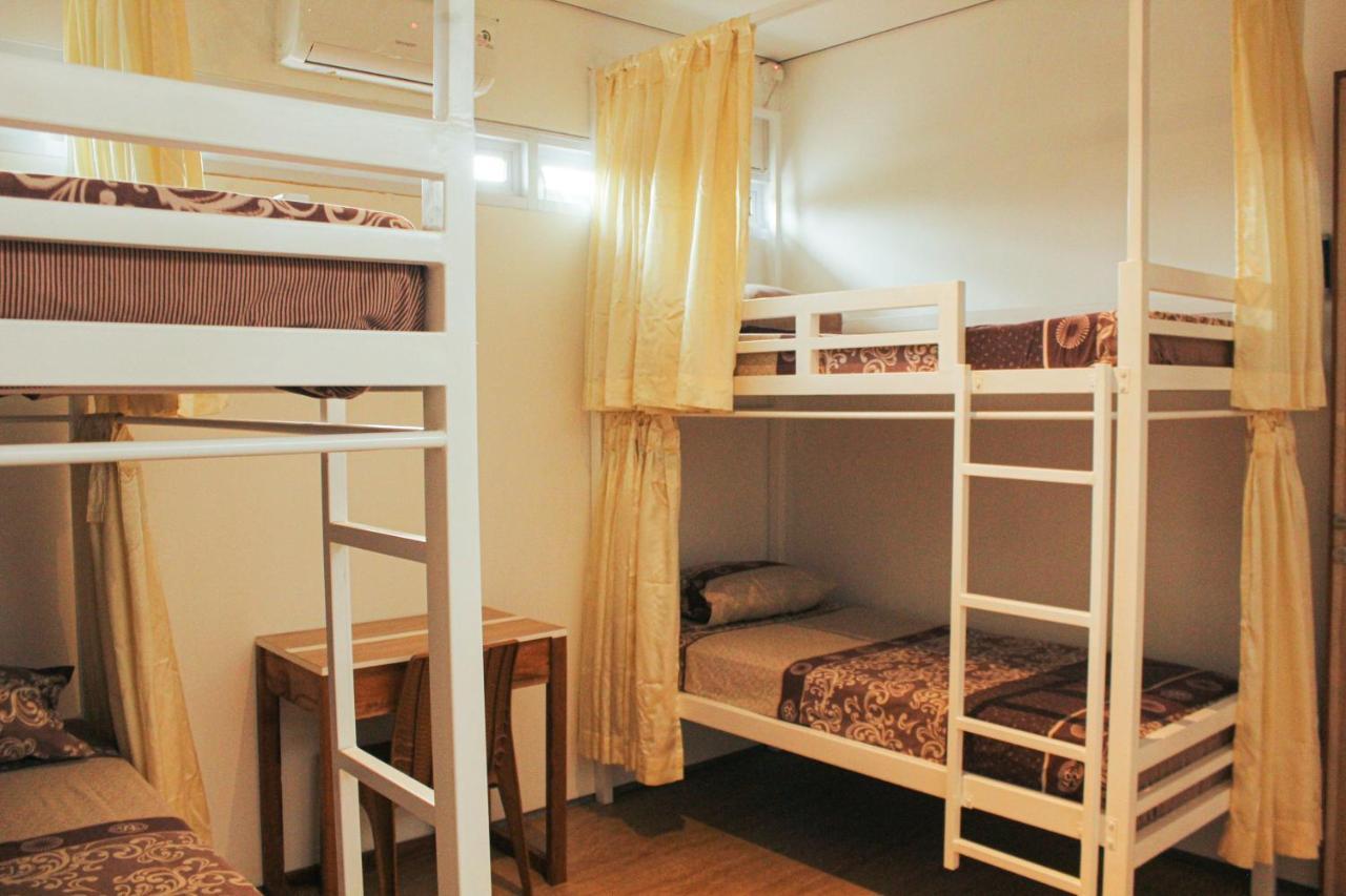 Rion Hostel Богор Экстерьер фото