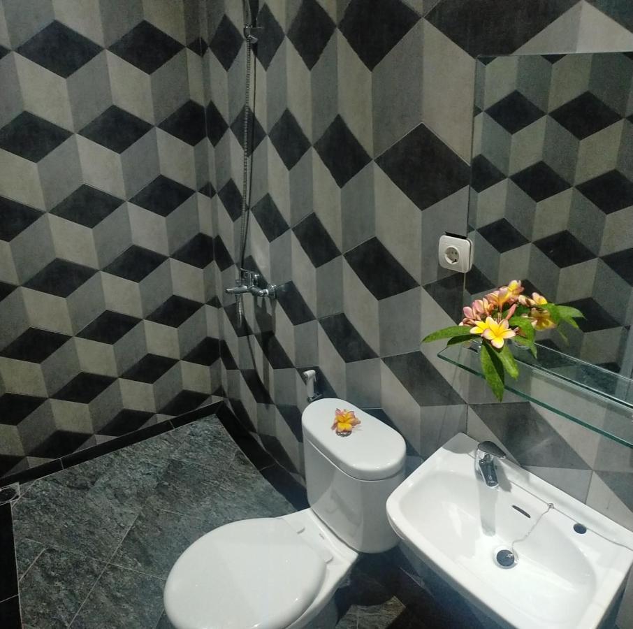 Rion Hostel Богор Экстерьер фото