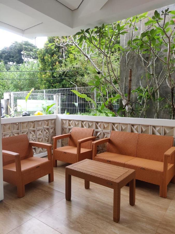Rion Hostel Богор Экстерьер фото