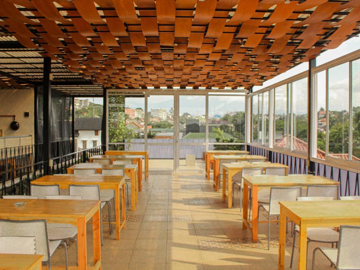 Rion Hostel Богор Экстерьер фото