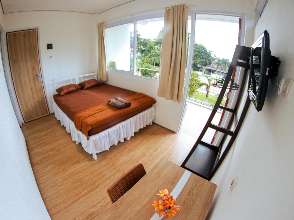 Rion Hostel Богор Экстерьер фото