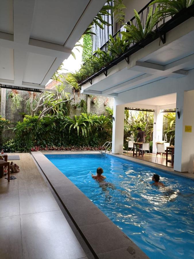 Rion Hostel Богор Экстерьер фото